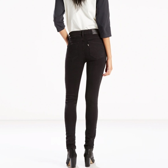 Levi’s 721 high rise skinny jean in black - Picture 9 of 9